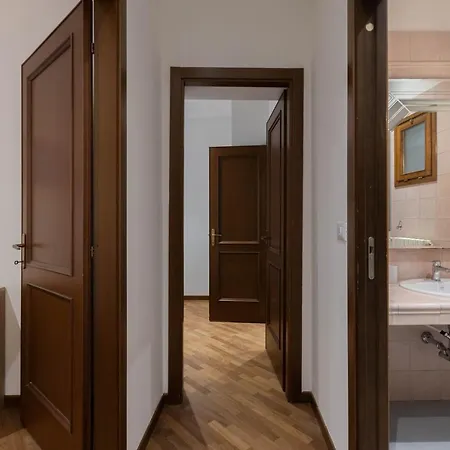 Apartment Modi, By Short Holidays