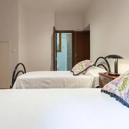 By Short Holidays 2 Apartament Bolonia